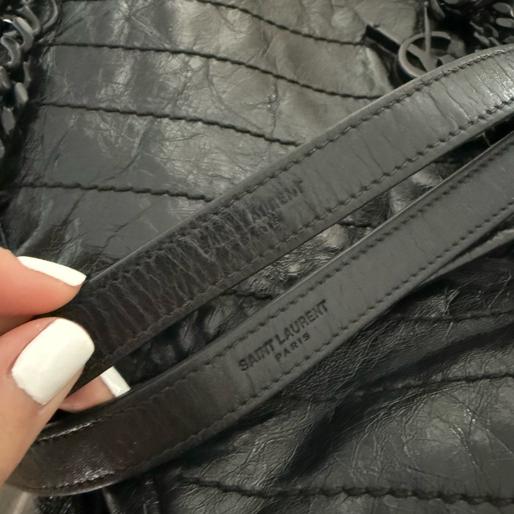 Yves Saint Laurent Niki medium flap in crinkled leather - Picture 7 of 12
